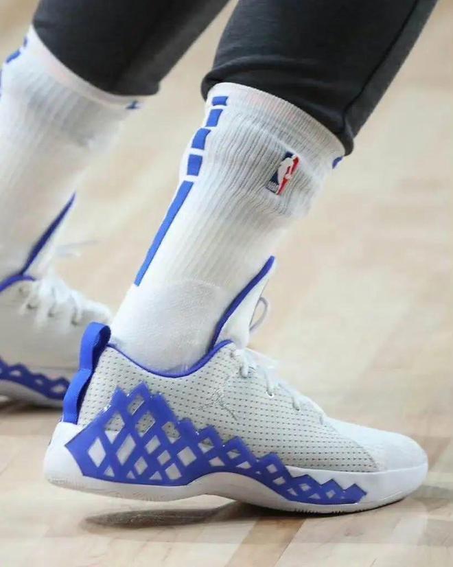 这几双鞋被低估了球盟会网站脚感!(图6) 这几双鞋被低估了球盟会网站脚感!(图6)